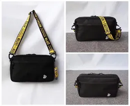 2020 New Rabbit Black body Street Harajuku Uomo Donna Spalla unisex Fr2 Borsa moda Casual3434845