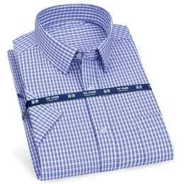 Mens Shortsleeved Shirt 비즈니스 캐주얼 클래식 격자 무늬 줄무늬 격자 무늬 남성 소셜 드레스 셔츠 보라색 블루 패션 Ch 240312