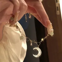 Charm Armband Korean Romantic Moon Pearl Armband för kvinnliga damer Elegant utsökta stjärnhjärta Link -kedja Julsmycken