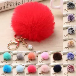 سلاسل المفاتيح Lanyards لطيف Fur Fur Pompom keychain Soft Faux Rabbit Fur Ball Key Chain Car Ring Ring Women Charm Bag Pomom Pompom Jewelry Ldd240312