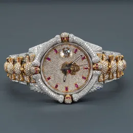 Orologio da polso realizzato con diamanti in moissanite con corpo in acciaio inossidabile accsori e irradia con diamanti di purezza VVS