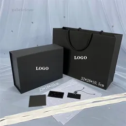 مصمم هدايا أسود مربع كلاسيكي شعار العطر ملابس وشاح محفظة أحذية أحذية التغليف مربع التغليف مربع لبطاقة الشريط.