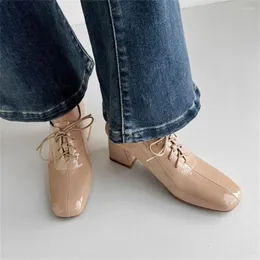 Elbise Ayakkabı Metal Dekorasyon Kemeri Toku Katı Slip-On Tasarım Yuvarlak Toe Flat Heels ile Zapatos de Novia Para Boda Kısa Stil Marka