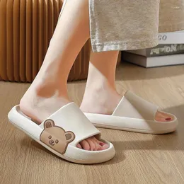 Chinelos casa mulheres verão banheiro banhar antiderrapante legal pequeno urso adorável meninas estudante sola grossa sapatos concisos moda sandália