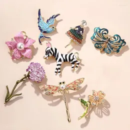 Brooches Creative Cute Alloy Dripping Oil Animal Plant Pearl Brooch Personality Anti-glare Buckle Jewelry For Women