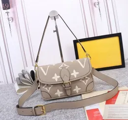 Nuove borse top fashion donna borsa postino borsa a tracolla tracolla cross body lusso vera pelle hobo catena borsa presbite con coulisse secchiello diane m45985