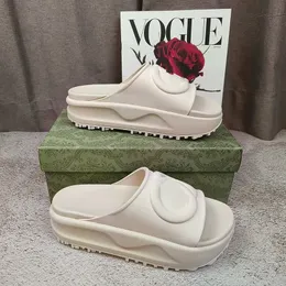 Luxusdesigner Sandalen Sommerschuhe Frauen gedruckt gedruckte ineinandergreifende Schuhschuhe geformte flache Folie