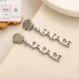 여성을위한 Designerfashion Earrings Design 매력 생일 여행 클래식 디자이너 스테인리스 스틸 골드 도금 부티크 보석 귀 스터드 박스 선물 이어링 케이트