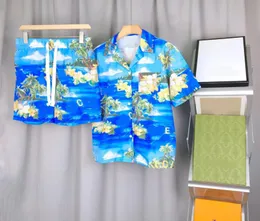 Mens Beach Designers Tracksuits 여름 정장 2022 패션 티셔츠 해변 홀리데이 셔츠 반바지 반바지 세트 Man S Luxury Set Exfits1720415