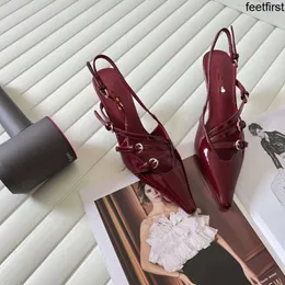 Yeni Slingback Sandalet Konik Topuk Pompalar Topuklu 5cm Deri Sole Kadın Lüks Tasarımcı Elbise Ayakkabı Partisi Düğün Akşam Ayakkabıları 01