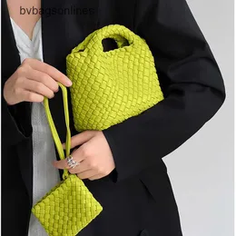 디자이너 Bottegs Arco Tote Venetas Bag Handmade Woven woven out out Beedle Basket Bun Mother Bucket for Women 2024 새로운 싱글 어깨 크로스 바디 미니 체인 Z21W