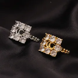 Luxusdesigner Ring 18K Gold plattiert für Frauen und Männer Ringbrief Designer Ringe Großer Diamond Classic Ring Fashion Rings Hochzeitsfeier Geschenk Schmuck Schmuck