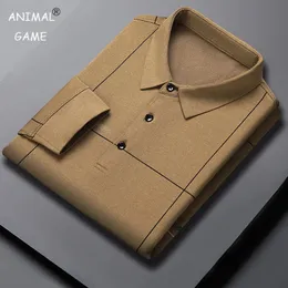 Koreańska koszula polo jesienna koszulka długi rękaw swobodny samiec dopasowanie Slim Town Button koszule Business Cotton Streetwear 240304