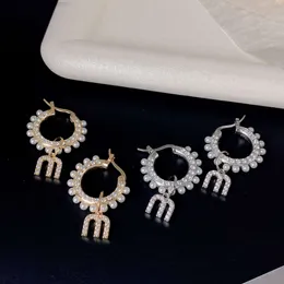 デザイナーmiuimiui earrings lightury miao familys new m-letter rhinestone earringsフェミニンスタイルタッセルパールイヤリングと女の子
