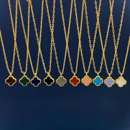 Mini 1,0 cm Fyra bladklöverarmbanddesigner för kvinnor av högsta kvalitet Naturliga ädelstenar och Shell Making Gold Plated 18K Top Designer Jewelry 039