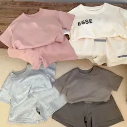 소년 디자이너의 옷 유아 옷 세트 여름 아기 짧은 슬리브 티셔츠 반바지 2pcs 의상 의상 의상 의상 필수 스웨트 셔츠 트랙 슈트