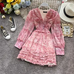 Casual Dresses French Retro Fairy Chiffon Floral Dress Temperament Gentle Style V-Neck Lantern Sleeve A-Line High midje Ruffled Fashoin