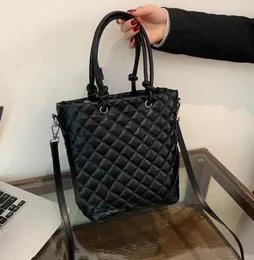 Designer cosméticos saco de corrente embreagem flap totes verificar diamante treliça bolsa v grade letras sólida compõem saco ferrolho cintura listras quadradas mulheres luxo