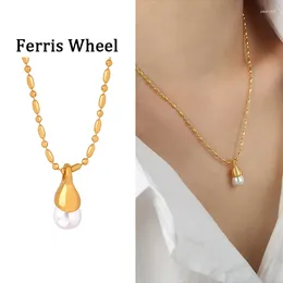Hänghalsband halsband för kvinnor med färskvatten pärlor rostfritt stål guldfärgkedja kvinnans lyxiga smycken tillbehör