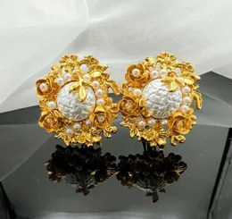 2024 Stud Studörhängen 2023 Vintage French Retro Light Luxury and Elegant Design Floral Pearl Ear Clip Studs Earrings and Studs örhängen pärlörhängen