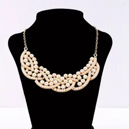 Pendants Vintage Hollowed Golden Simulated-Pearl Necklace Women Choker Bib Pendant Collar Elegant Jewelry For Wedding Party &15