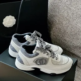 Chanells skor snörning snörning remplattform låga toppar designer skor män tränare par chaussure lyx kvinnor skor dhgate ny