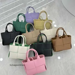 Borsa tote originale Bottegs Venetas Arco 2024 Borsa per pendolari di grande capacità, nuova borsa da donna in pelle bovina primavera YENZ