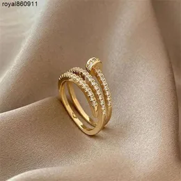 Projektant mody wielowarstwowy pierścień paznokci biżuteria ze stali nierdzewnej Znakomita 14K Real Gold Pleated AAA Cyrcon Pierścień Elegancki damski prezent ślubny