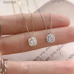 Pendant Necklaces Square Zircon Necklace Womens Fashion High-End Light Luxury Simple Temperament Clavicle Chain Jewelry To Send a Friend Gift2023L242313