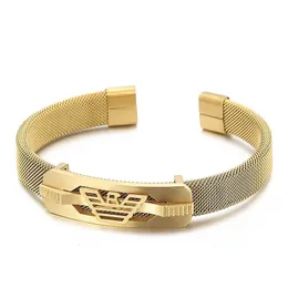 Featured Premium 316L rostfritt stål Hip Hop Creative Hollow Mens Bangle Brace 240307