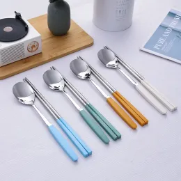 Sets 8-teiliges koreanisches Geschirrset Luxusbesteckset 304 Edelstahl Geschirr Farben Löffel Geschirr Löffel Stäbchen Besteckset