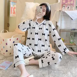 Kadın pijama beyaz baskılı kadın pijama set yumuşak pamuk 2pcs seksi v yaka gömlekleri femme pijamas takım elbise gündelik salon giyim