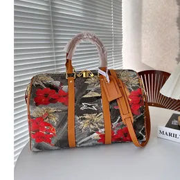 Lüks 45 50 55 Tasarımcı Duffle Bags Kadın Tote Çanta Bagaj Çanta Moda Seyahat Omuz Duffel Bag 10a En Kaliteli Deri Çanta Debriyaj Crossbody Bag