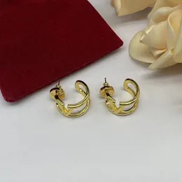 Romantisk dam original designer enkel liten hoops huggie 18k guldfylld kvinnlig tjej brev logotyp graver