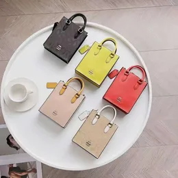 Storefront C 가족 New Womens Mini Single Shoulder Diagonal Straded Bag Lightweight Sports and Leisure Qin 점수 다목적 간단한 핸드 헬드