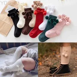 Skarpetki dla dzieci Dziewczyny Cherry Ball Knee High Socks Toddler Tuber Tube British Style Socks for Kids Knitt Sockrzanie nóg ciepła 0-5years YQ240314