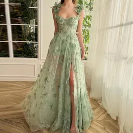 Salbei-Butterfly-Spitze-Abschlussballkleid in A-Linie, Spaghettiträger, ärmellos, seitlich geschlitzt, sexy Abendkleid für Frauen, 3D-Blumenapplikationen, Frühlings- und Sommerkleid für besondere Anlässe