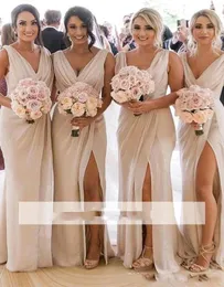 Sexy Deep V Deck Plus Size Maid of Honor Gown 2019 New Champagne Bridesmaid Dresses Chiffon Front Side Slit High Spledwedding Gues8517648