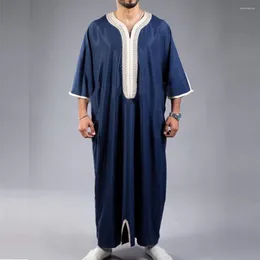 Abbigliamento etnico 2024 Arabo Musulmano Moda Islamica Uomini Ricamato Jubba Thobes Homme Marocchino Caftano Eid Preghiera Abito Abito Lungo