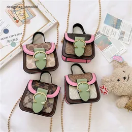 Snygga handväskor från toppdesigners koreansk version av barns väska fashionabla axlar med kedja accsori baby handväska små flickor crossbody