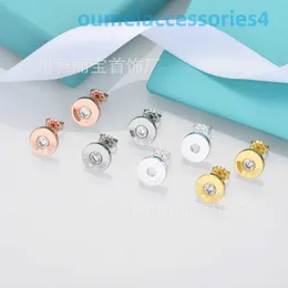 2024 Designer di gioielli Brand Stud Rame bianco Horse Eye Tappi per le orecchie con ago in argento 925 con sigillo Orecchini versatili alla moda freschi dal Giappone e dalla Corea del Sud