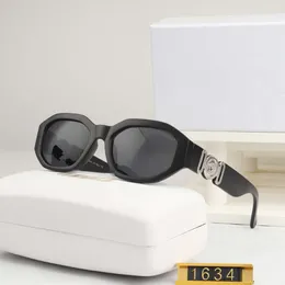 Solglasögon för Woman Designer Man 23 Fan Families Nya solglasögon Fashionabla huvud UV -skydd Ins Style Advanced Sense Personaliserad 4361 med låda