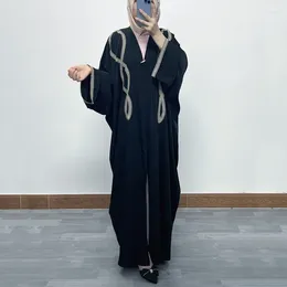 Ubranie etniczne rękaw Batwing na Bliskim Wschodzie Dubai Abaya Kaftan Y2K Muzułmańska sukienka Women Collage Haftowane luźne kaftan szaty