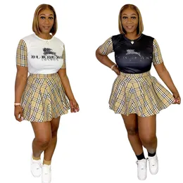 格子縞の2ピースドレス女性カジュアルクルーネックTシャツとミニスカートセット2PCS衣装無料船