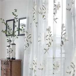 Gardiner Vita blommiga liljor broderade gröna blad ren gardiner för sovrum draperar eleganta tyll draperier gardiner för vardagsrum