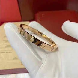 Bransoletka damska moda Bransoletka stalowa tytanowa z cyrkonką 18K Gold Waterproof Mankiet Paznokcie Jewelara Najlepszy prezent dla kobiet przyjaciółki przyjaciółki