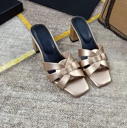 2024 Lüks Tasarım Kadınlar Sandal Yüksek Topuk Slide Slayt Ayakkabıları TAFRE NU PIEDS DERİ SANDALLAR PATENT DERİ İZLEYİCİ TASARIM YAZ YÜRÜYÜCÜ TOPLAR SANTALLARI SANDALILAR TABO KUTU