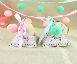 Nya godislådor Bröllopsfavor Holder With Ribbon och Tag Carousel Pyramid Tip Sugar Box Baby Shower Party Decoration Säljer8681346