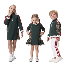 Barn 1 till 14 hösten Winter Hoodie Stretchy Soft Dress Cotton Turtleneck Sweatshirt Family Matching kläder 240311