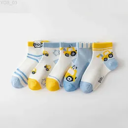 Kindersocken 5 Paar Kindersocken Frühling Sommer Baumwolle Mesh Mittelrohr Tiny Baby Studenten Cartoon 2-12Y Kindersocken Low Cut für Jungen YQ240314